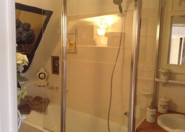 D'hotes Sophie Cite Des Peintres 3*