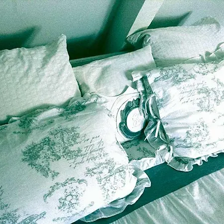 D'hotes Sophie Cite Des Peintres Frühstückspension