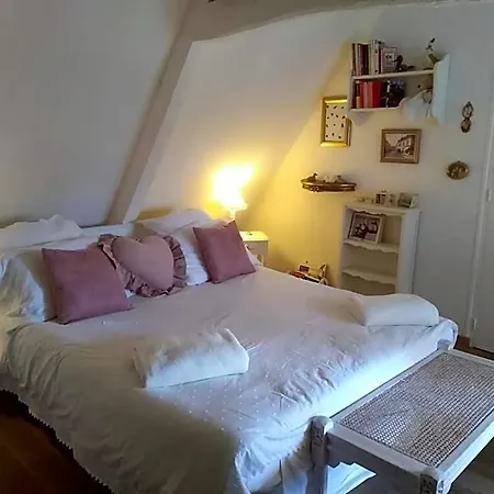 D'hotes Sophie Cite Des Peintres
