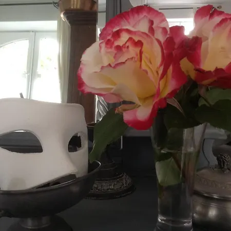 D'hotes Sophie Cite Des Peintres 3* Ονφλέρ