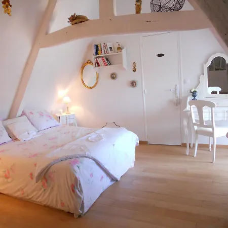 La Maison Du Phare D Hôtes -jacuzzi Privé- Shabby Chic 3*