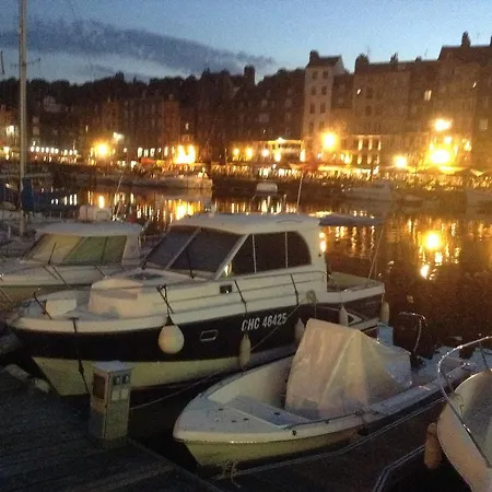 D'hotes Sophie Cite Des Peintres