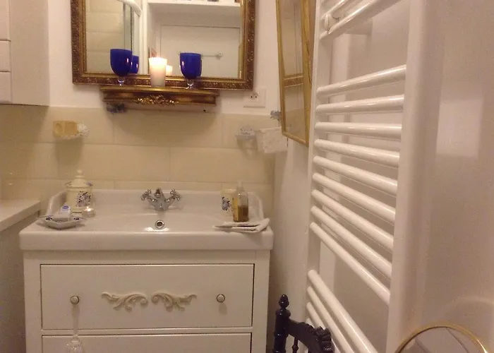 D'hotes Sophie Cite Des Peintres