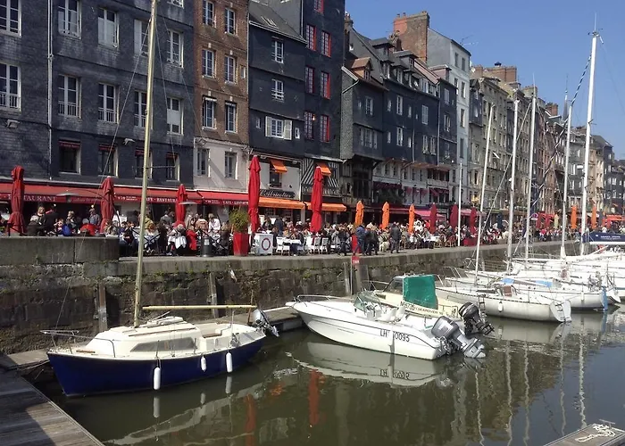 D'hotes Sophie Cité Des Peintres Bed and breakfast Honfleur